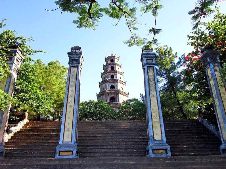 Tháp Phước Duyên - một số cảnh đẹp ở Huế