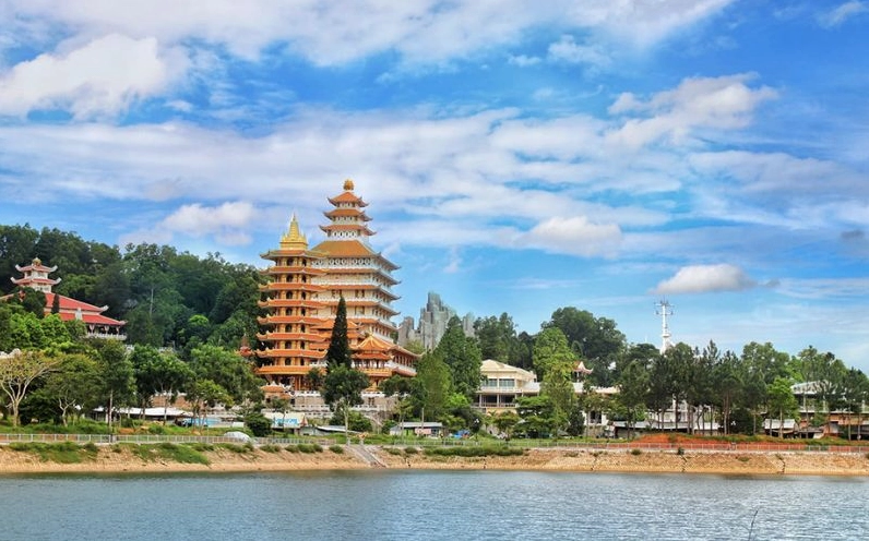 Toàn cảnh Chùa Vạn Linh An Giang nhìn từ trên cao