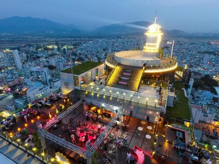 Tổng quan Khách Sạn Havana Nha Trang nhìn từ bên ngoài