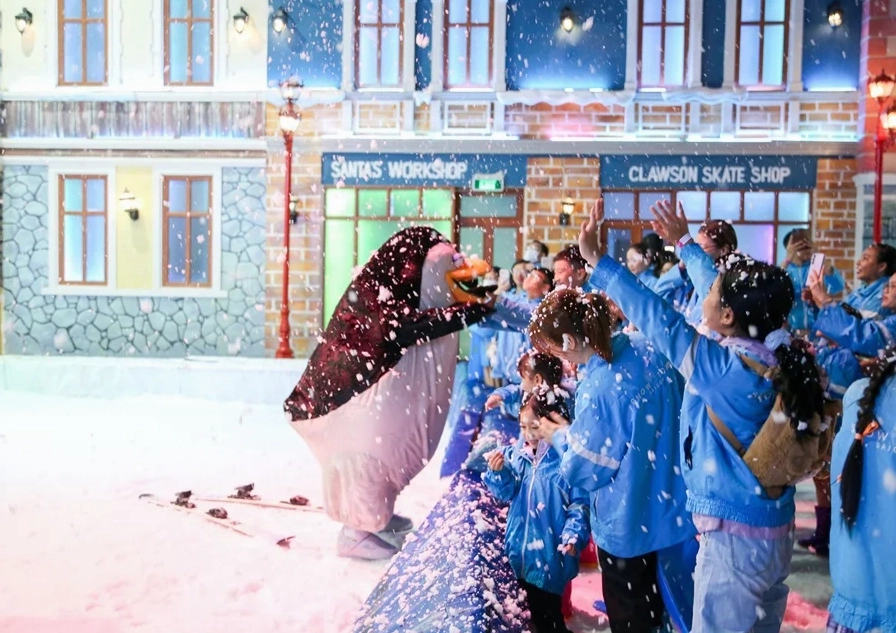 Trải nghiệm mùa đông tại Snow Town Sài Gòn