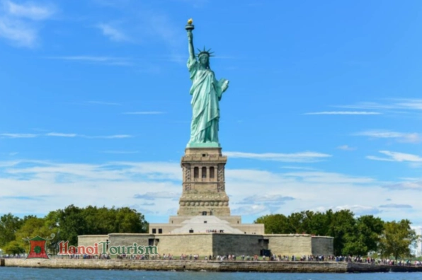Tượng Nữ thần Tự do trên đảo Liberty, New York