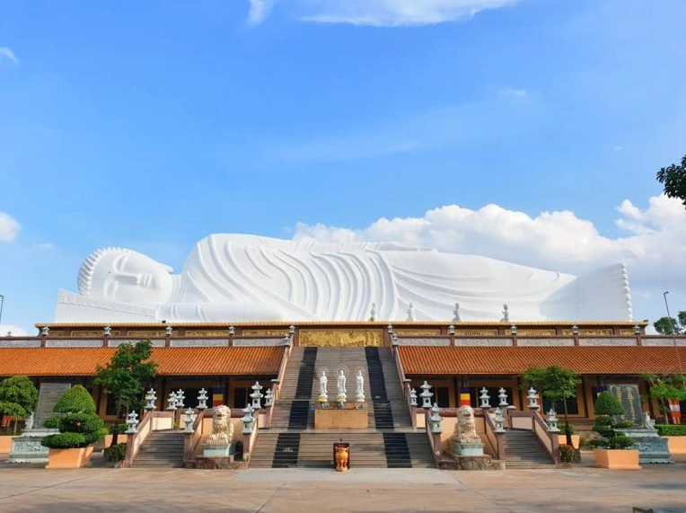 Tượng Phật nằm dài nhất Châu Á tại Bình Dương - điểm nhấn cho câu hỏi Bình Dương có gì chơi.