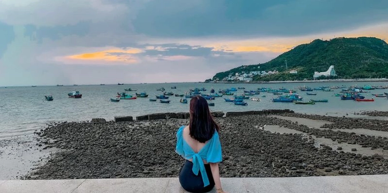 Vẻ đẹp êm đềm của Bãi Trước Vũng Tàu, ít người qua lại hơn Bãi Sau.