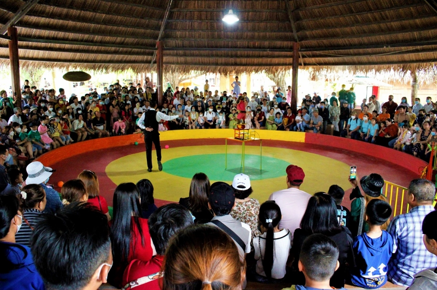 Xiếc Thú Nghệ Thuật